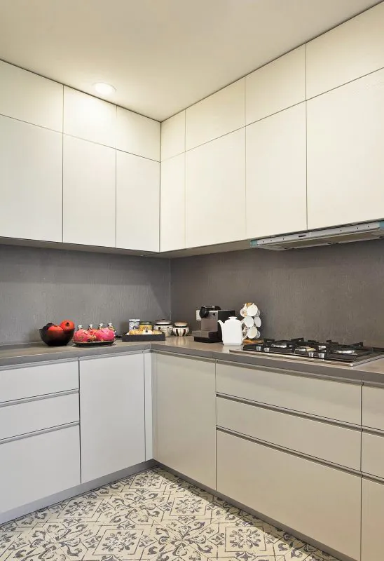 dapur cantik sederhana warna putih