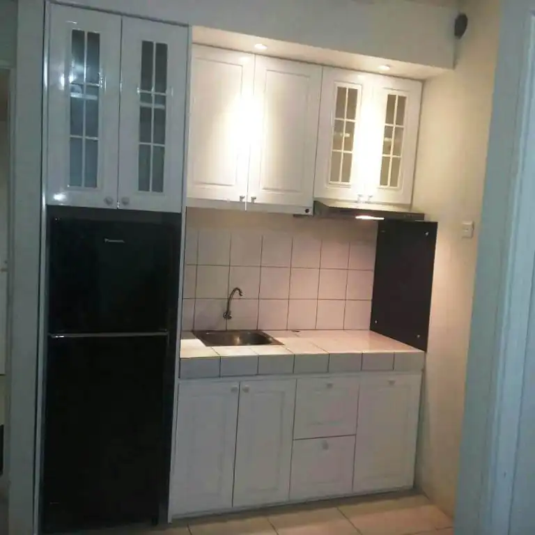 meja dapur keramik putih