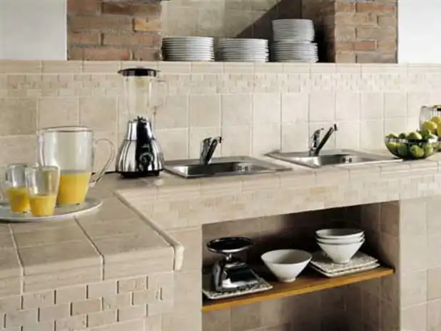 meja dapur yang terbuat dari keramik