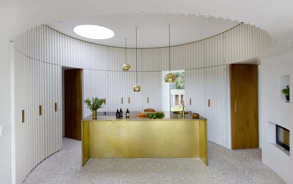 mini bar dapur warna gold