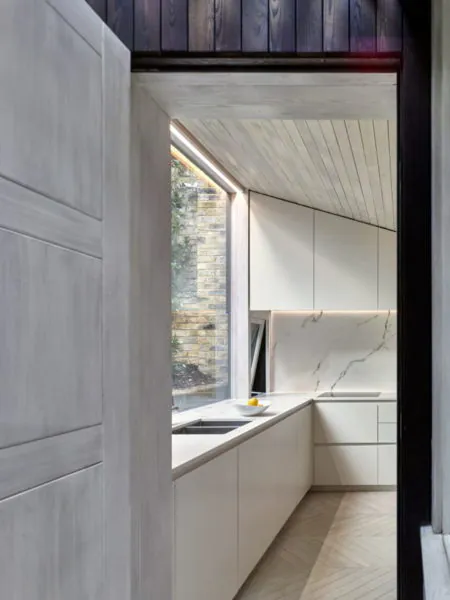 dapur dengan kitchen set letter l