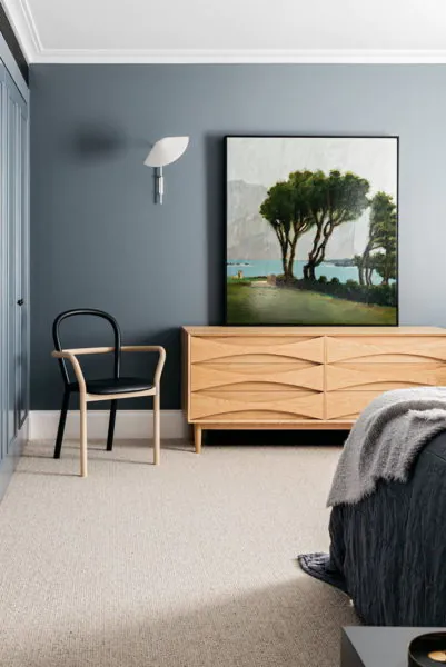 dekor dinding kamar dengan poster