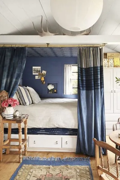 dekor kamar luas yang simple