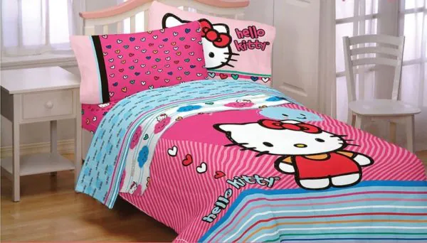 dekor tempat tidur hello kitty