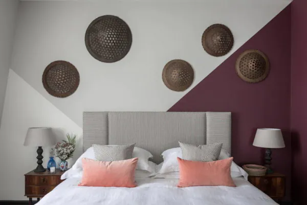 dekorasi kamar anak kos warna ungu
