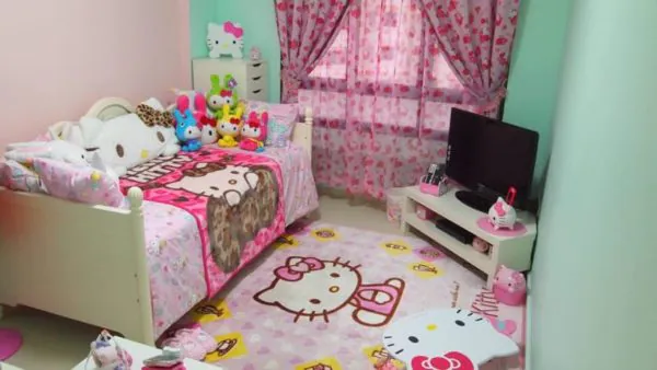 dekorasi kamar kost hello kitty sederhana