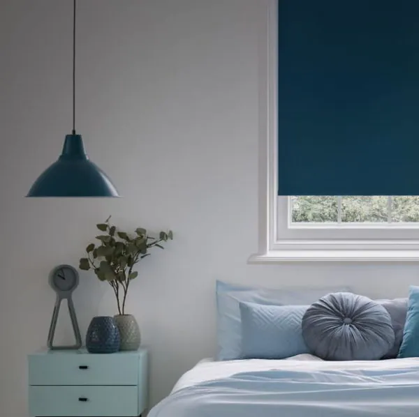 dekorasi kamar tidur sempit kasur besar