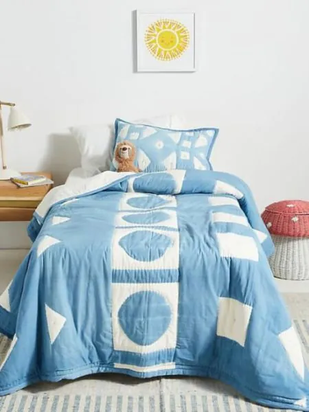 kamar kecil anak perempuan