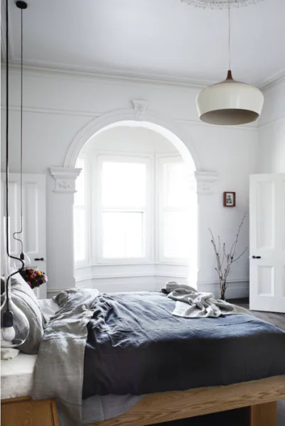 kamar warna biru putih minimalis