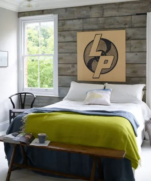 dekor dinding kamar tidur dari kayu