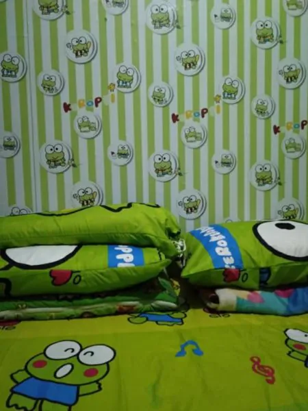 dekorasi kamar bernuansa keroppi