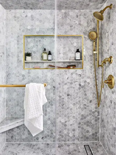 desain dinding kamar mandi ukuran 1x1