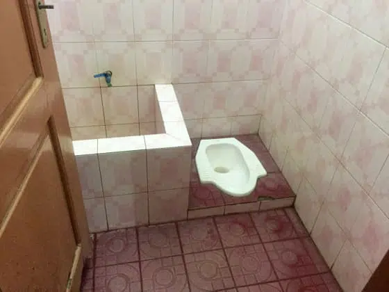 desain kamar mandi minimalis 1x1 wc jongkok