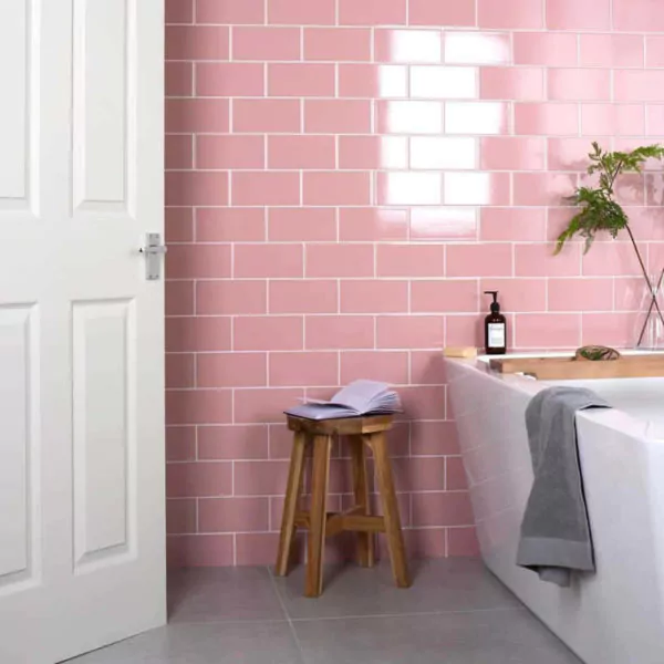 keramik dinding kamar mandi pink