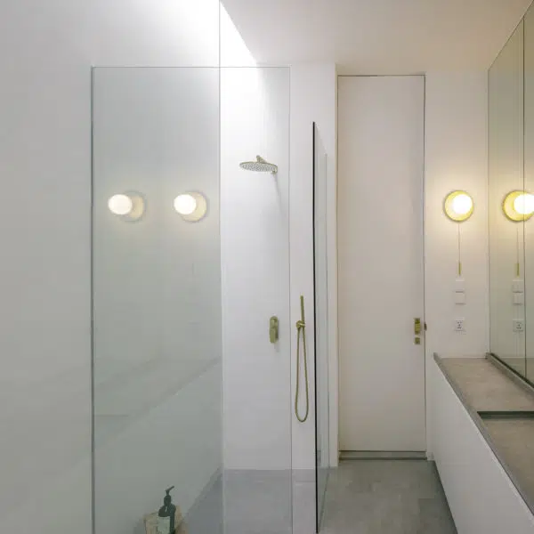 keramik kamar mandi hotel elegan