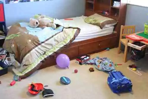 kamar tidur yang berantakan atau tidak rapih