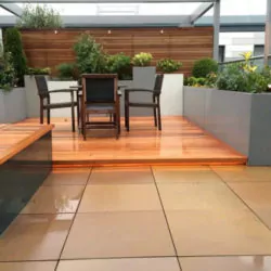 banner keramik lantai teras