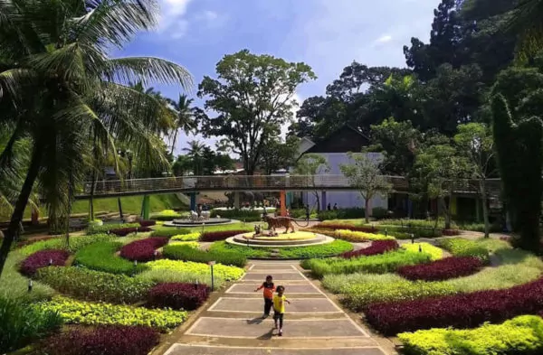 banner apa manfaat taman di kota