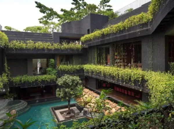 taman rumah dengan kolam minimalis