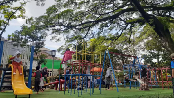 taman untuk hiburan anak-anak