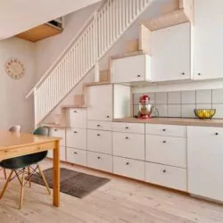 banner kitchen set bawah tangga