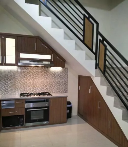 kitchen set bawah tangga klasik