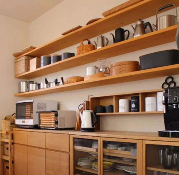 kitchen set dengan rak dinding