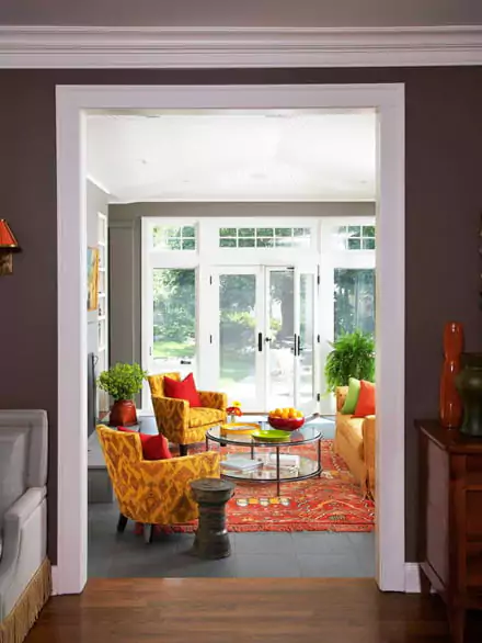 warna cat ruang tamu yang sejuk - ungu