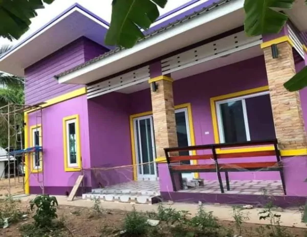 warna cat rumah yang sejuk tampak depan - violet
