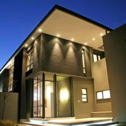 banner warna cat rumah bagian luar yang cerah