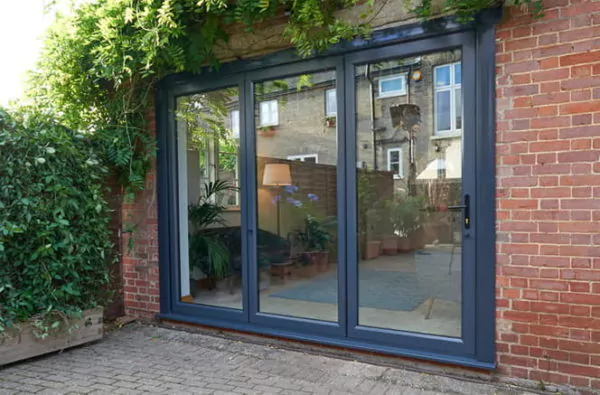 banner warna cat kusen jendela dan pintu yang bagus