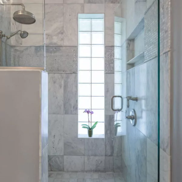 glass block pengganti jendela di kamar mandi