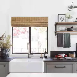 banner model jendela minimalis