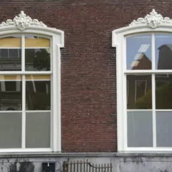 banner model jendela rumah klasik