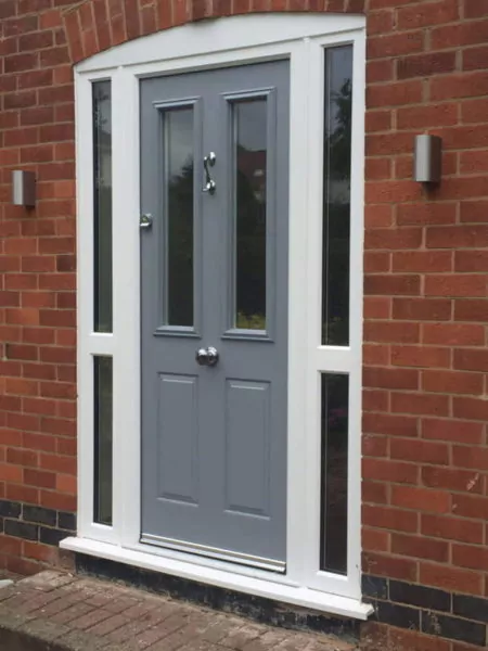 kombinasi warna cat kusen pintu dan jendela - abu abu & putih