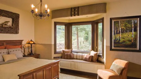 model jendela kamar tidur kayu bentuk unik