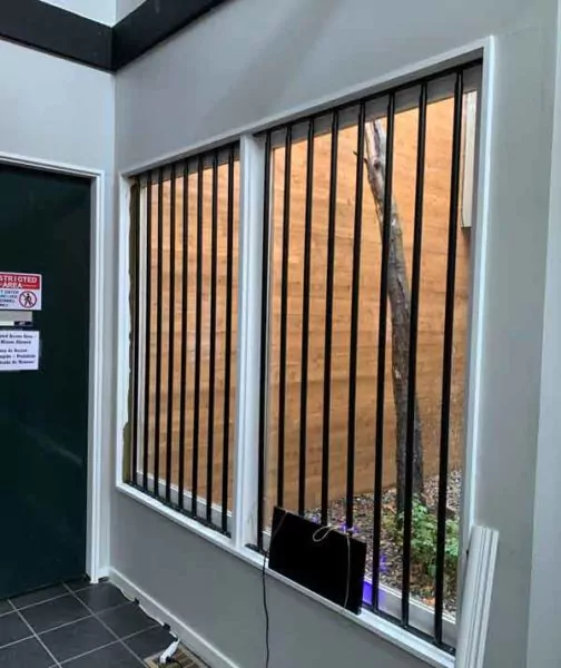 model teralis jendela klasik - simpel