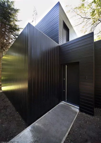 rumah tanpa jendela gaya klasik