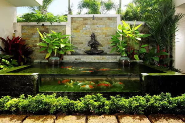 model teras rumah masa kini dengan kolam ikan