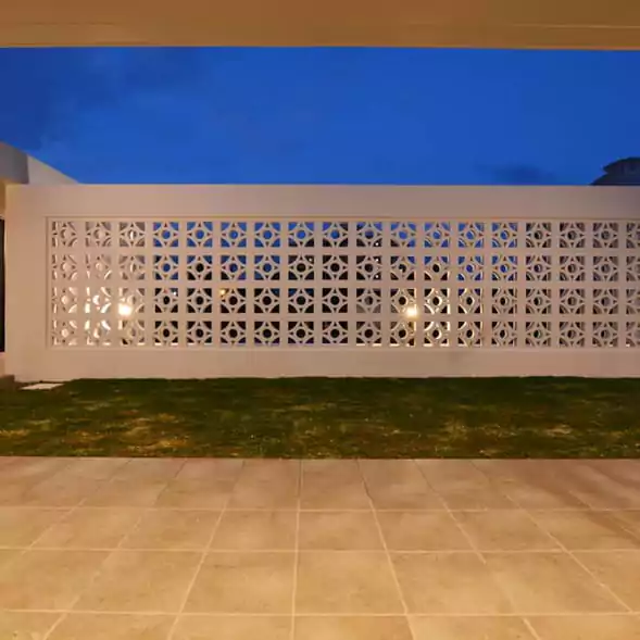 model teras rumah masa kini dengan roster