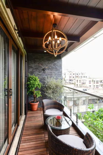 model teras rumah masa kini di balkon