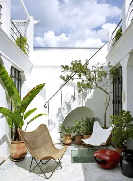 ruang tamu di teras rumah type 36 modern