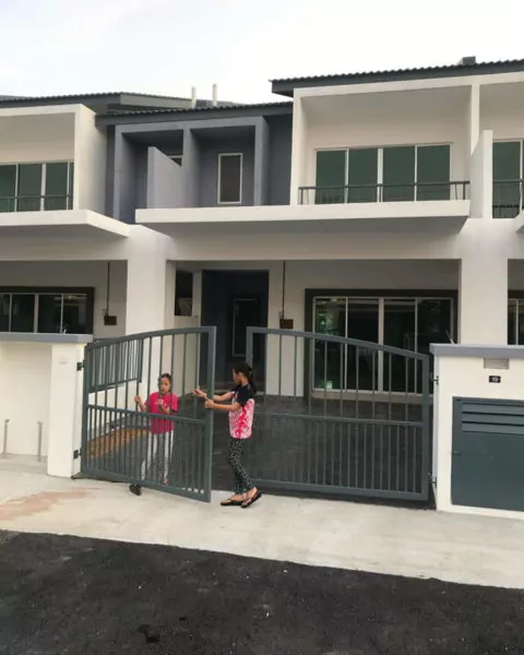 desain teras rumah depan dengan dak coran