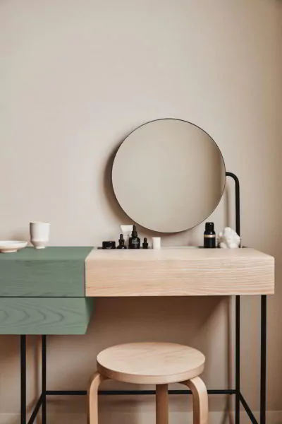 meja rias minimalis modern dengan tempat duduk