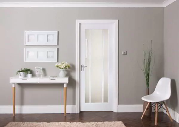 bahkan pintu tengahnya juga bisa dibikin dari kayu - desain ruang tamu 3x3 pintu tengah