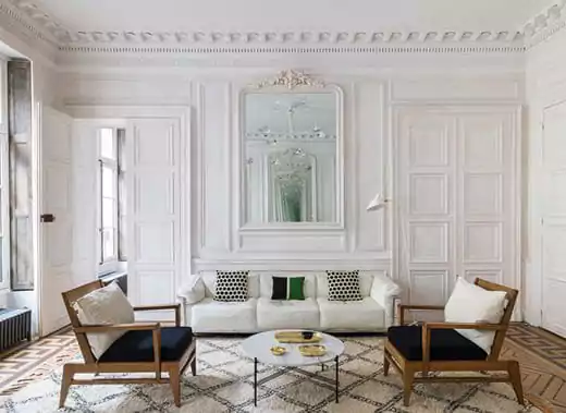 desain dinding ruang tamu dengan molding