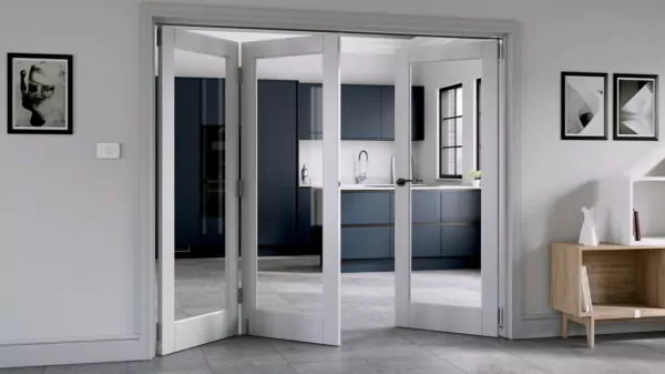 tak hanya model sliding, pintunya bisa menggunakan model lipat - desain ruang tamu 3x3 pintu tengah