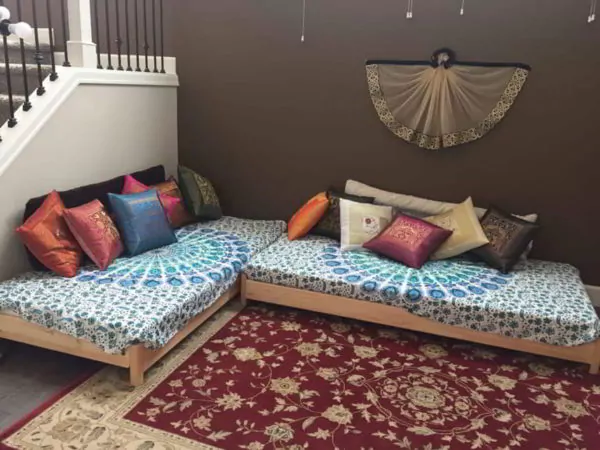 banner ruang tamu lesehan shabby