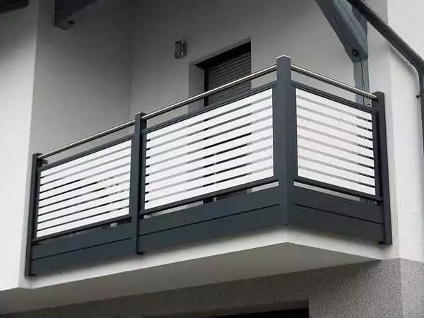 pagar balkon