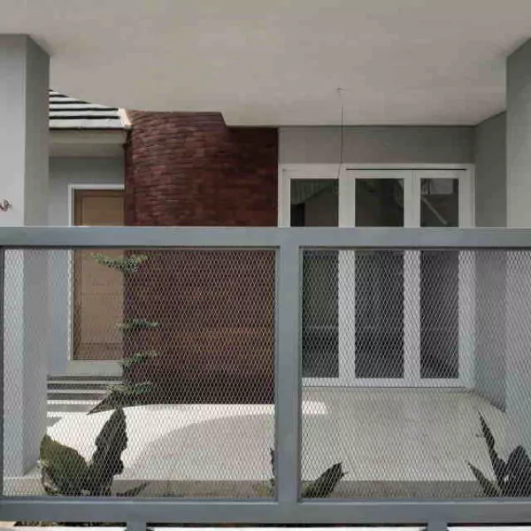 Pagar besi minimalis